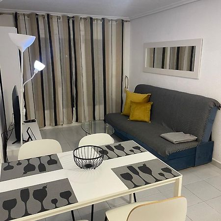 Spacious Apartment Τορεβιέχα Εξωτερικό φωτογραφία