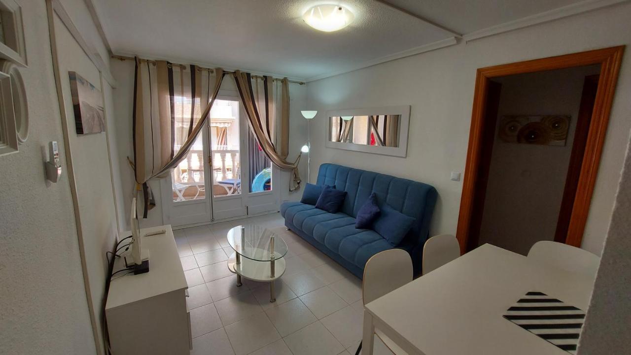 Spacious Apartment Τορεβιέχα Εξωτερικό φωτογραφία