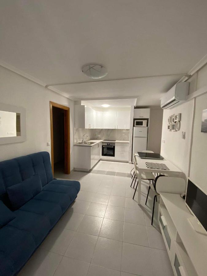 Spacious Apartment Τορεβιέχα Εξωτερικό φωτογραφία