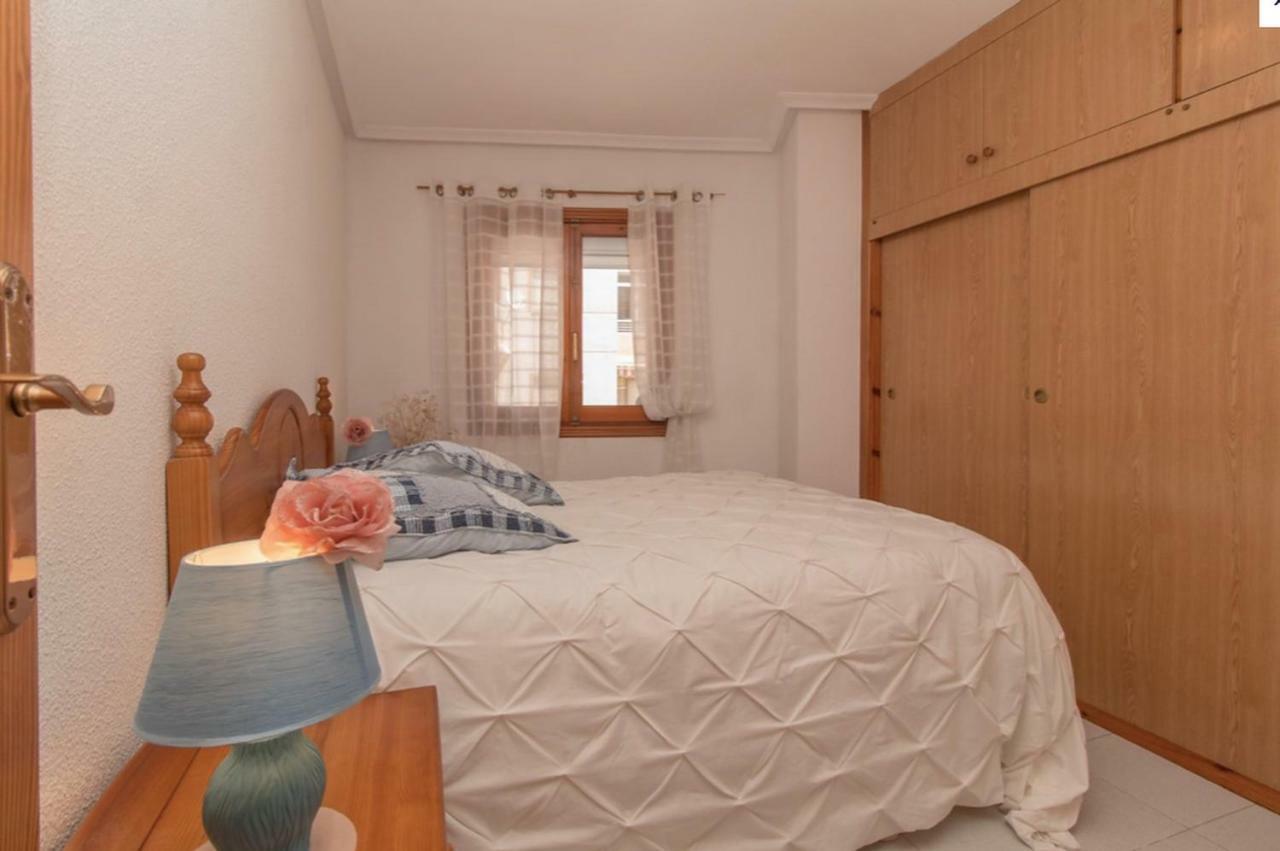 Spacious Apartment Τορεβιέχα Εξωτερικό φωτογραφία